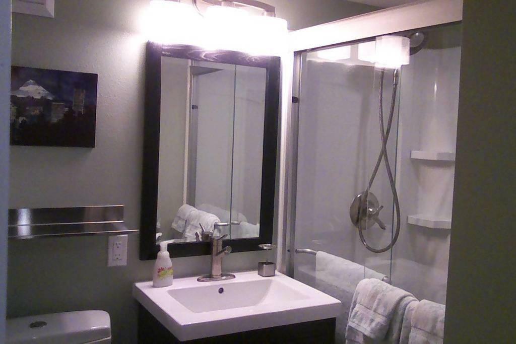 Boutique Style Apartment In The Heart Of Se Portland Eksteriør bilde